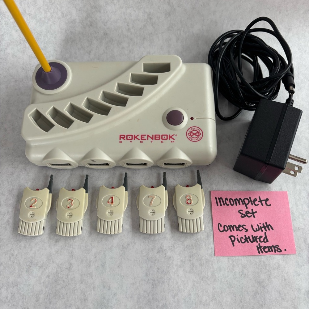 Rokenbok System Command Control Base & Controllers set. 

PLEASE SEE PHOTOS - Picture 2 of 4